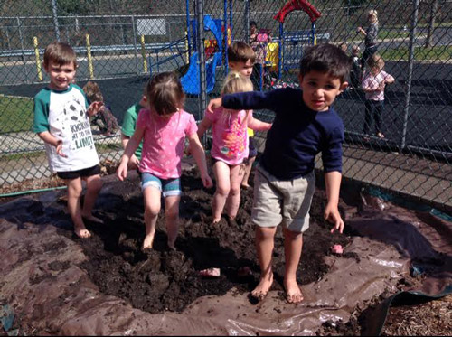 The group of children's playing in wet sand at Laurel, NJ